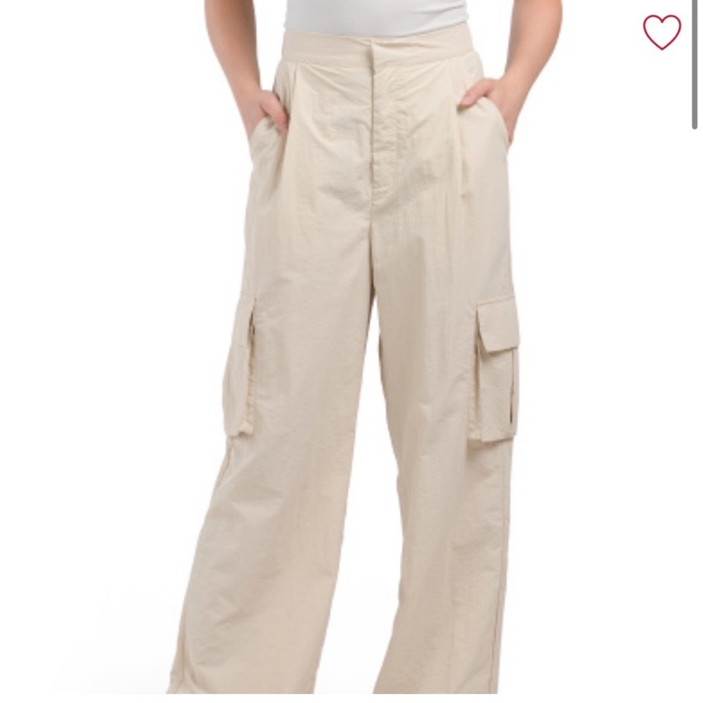 High-Rise Wide-Leg Cargo Pants — Cream